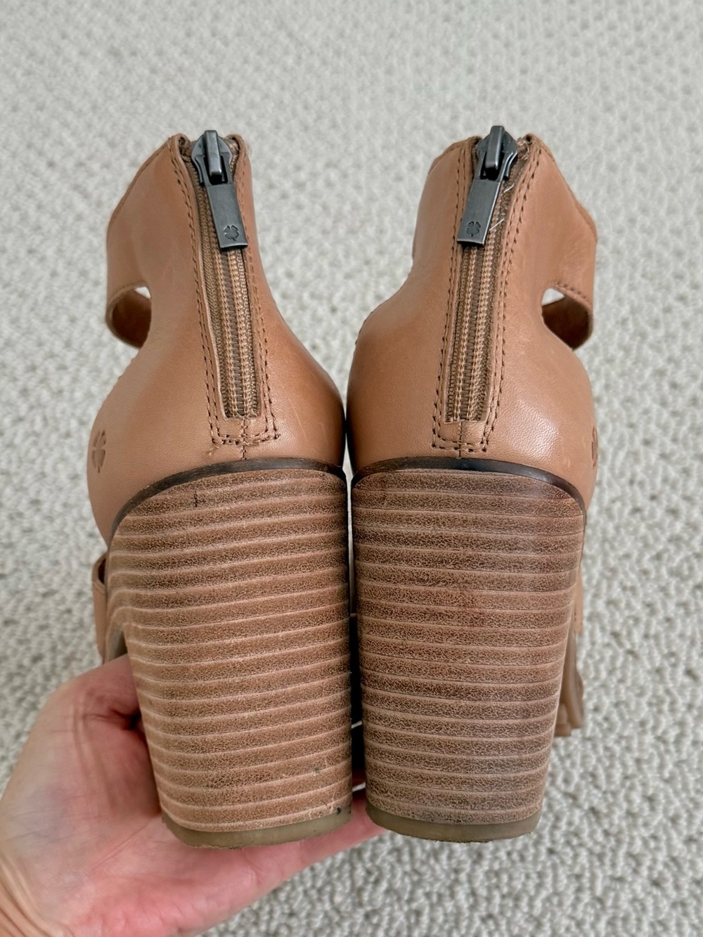 Lucky Brand Valka City Tan Leather Sandals - Picture 7 of 10